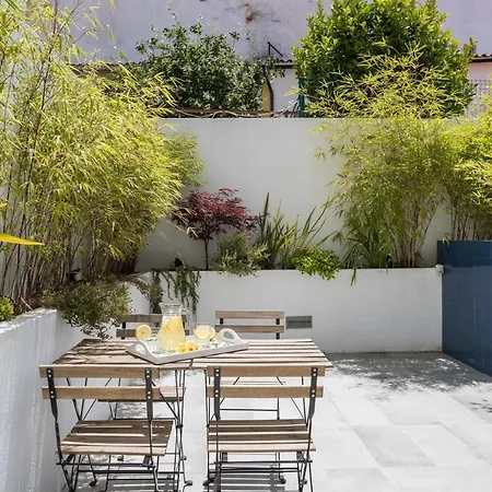 Bright Apt With Patio In Center! Lisbon