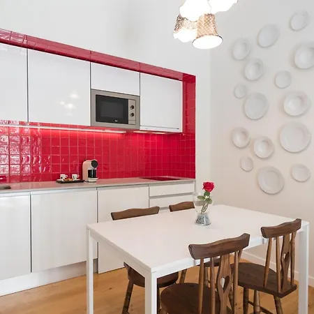 Bright Apt With Patio In Center! 公寓